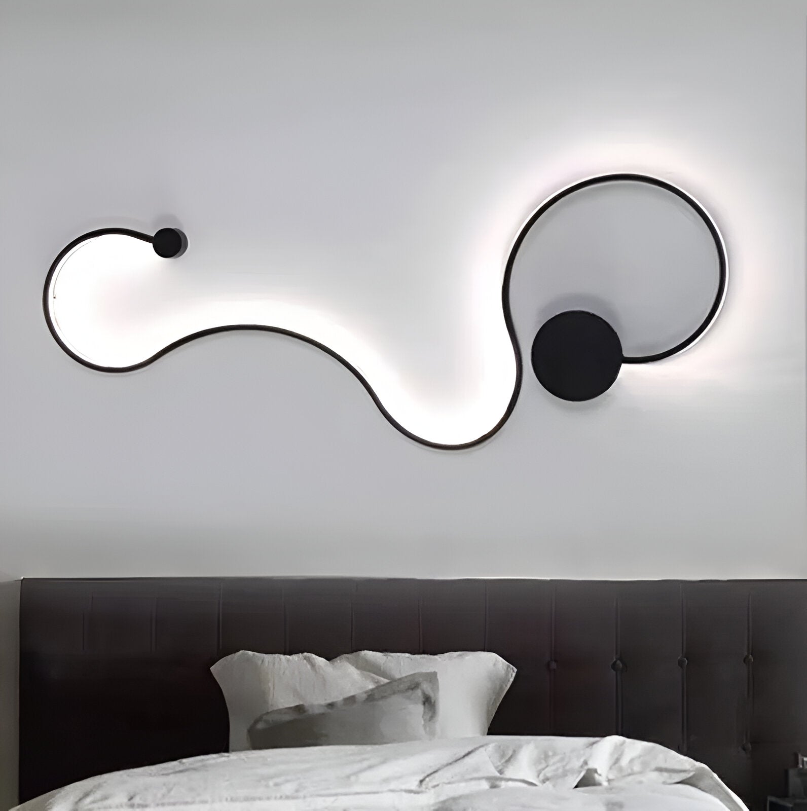 Επιτοίχιο φωτιστικό LED Delilah 36W Διακοσμητικό Κρύο/Ζεστό/Ουδέτερο φως από μέταλλο και μαύρη σιλικόνη Φωτιστικά εσωτερικού χώρου Προεπιλεγμένος τίτλος Alessandro Design