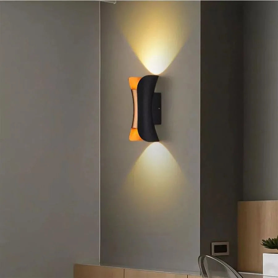 Φωτιστικό τοίχου LED εξωτερικού χώρου Pauline 2, 10W, 20x10, 3000K, Metal, Black and Gold Φώτα τοίχου εξωτερικού χώρου Προεπιλεγμένος τίτλος Alessandro Design