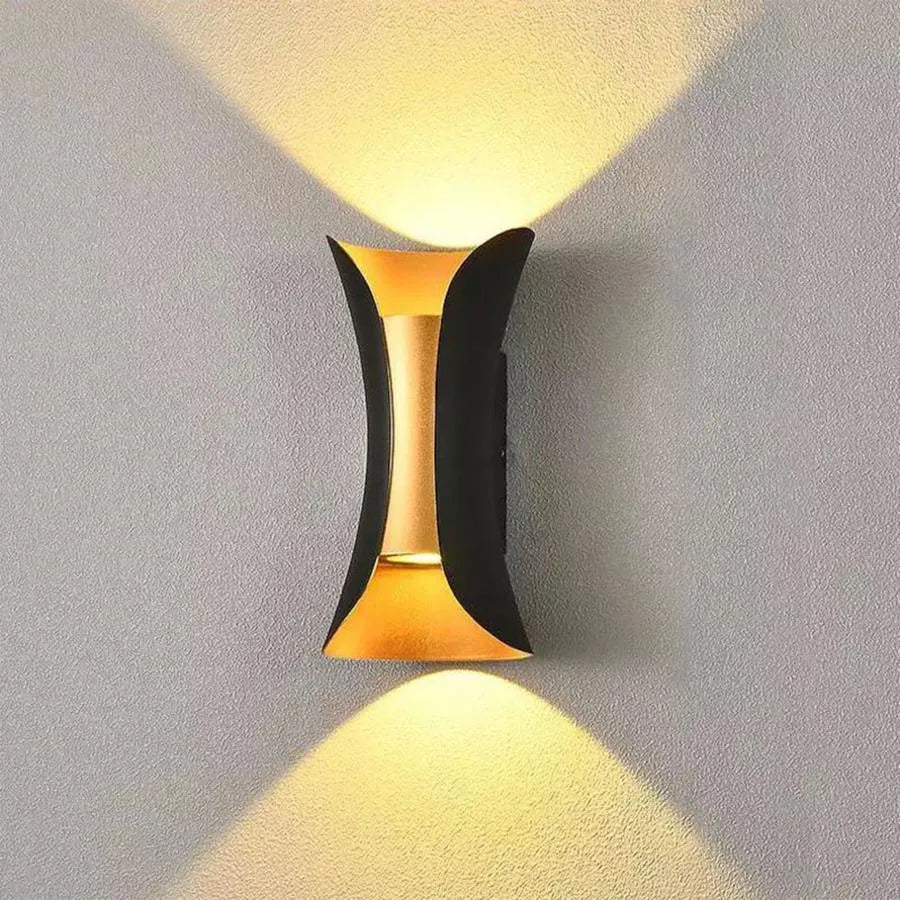 Φωτιστικό τοίχου LED εξωτερικού χώρου Pauline 2, 10W, 20x10, 3000K, Metal, Black and Gold Φώτα τοίχου εξωτερικού χώρου Προεπιλεγμένος τίτλος Alessandro Design