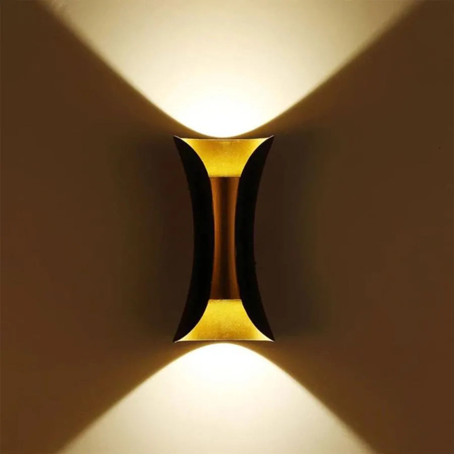 Φωτιστικό τοίχου LED εξωτερικού χώρου Pauline 2, 10W, 20x10, 3000K, Metal, Black and Gold Φώτα τοίχου εξωτερικού χώρου Προεπιλεγμένος τίτλος Alessandro Design