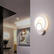 Urbanist φωτιστικό τοίχου LED 19W Στρογγυλό Κρύο/Ζεστό/Ουδέτερο φως Ακρυλικό και λευκό μεταλλικό εσωτερικό φωτιστικό τοίχου Προεπιλεγμένος τίτλος Alessandro Design