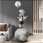 Λάμπα LED Astronaut σε ασημί ρητίνη Veioze & Προεπιλεγμένος τίτλος Alessandro Design Lamp