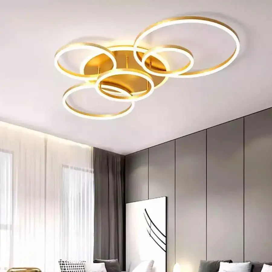 Πολυέλαιος LED με τηλεχειριστήριο LYRA 248W, 5 κύκλοι, κρύο/θερμό/ουδέτερο φως, ρυθμιζόμενο, βουρτσισμένο χρυσό Πολυέλαιοι LED με τηλεχειριστήριο Προεπιλεγμένος τίτλος Alessandro Design