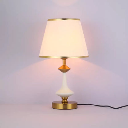 Nevaeh Lamp 1x E27 White Gold Lamps & Lamps Προεπιλεγμένος τίτλος Alessandro Design