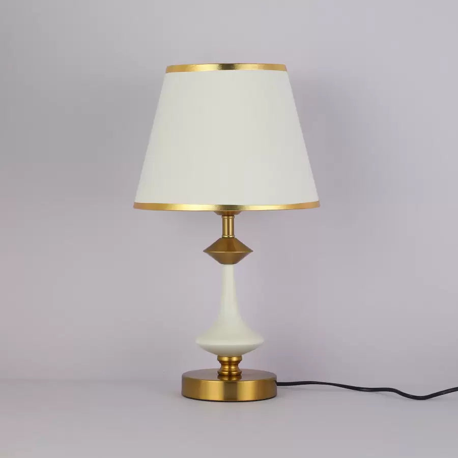 Nevaeh Lamp 1x E27 White Gold Lamps & Lamps Προεπιλεγμένος τίτλος Alessandro Design